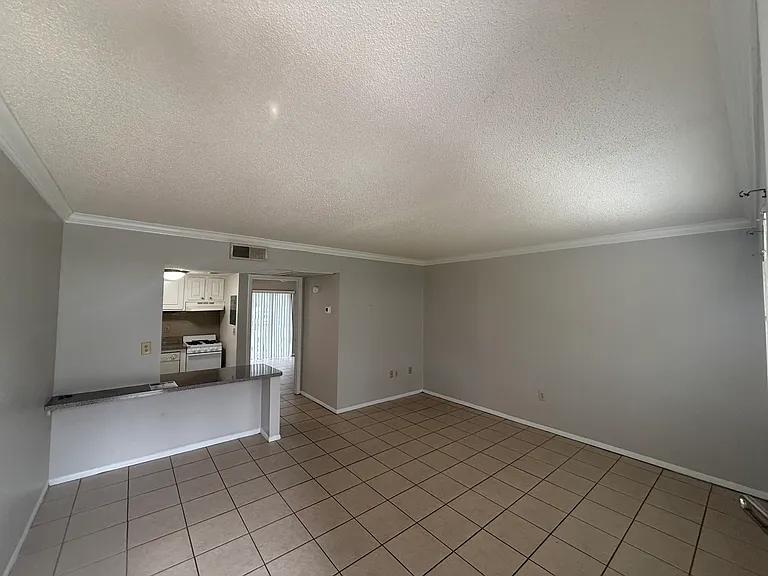 133 Oyster Bay Cir #150 — Photo 5