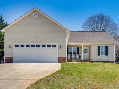 549 Country View Dr, Winston Salem, NC, 27107