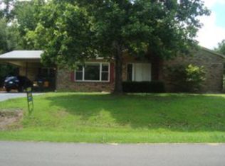 371 Cherokee Ln, Huntingdon, TN 38344