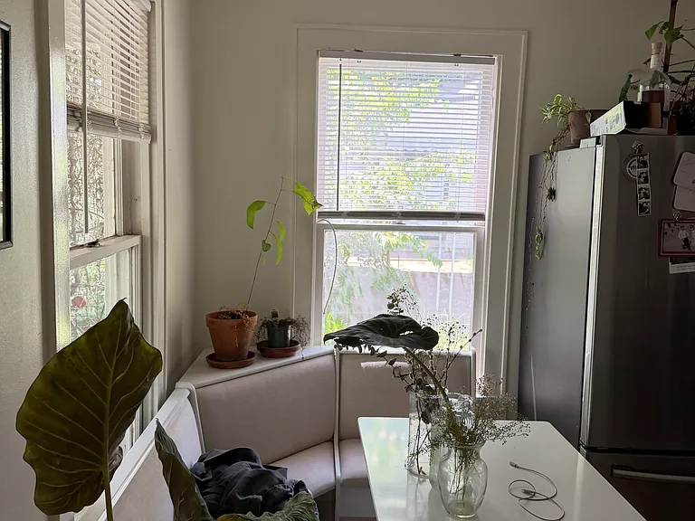 1701 Dywer Ave — Photo 3
