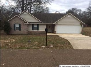 414 Terry Ln, Senatobia, MS 38668