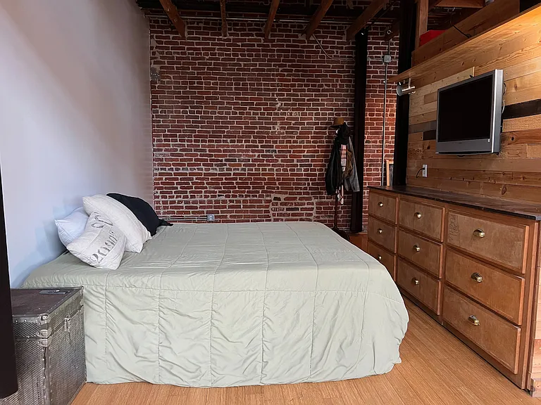 500 Molino St #313 — Photo 4