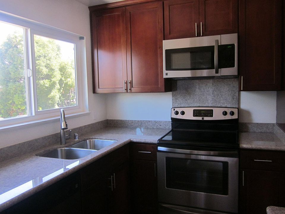 1st image of 825 Live Oak Ave #E
