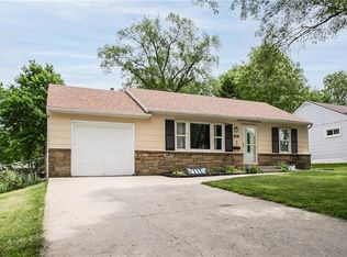 6337 Switzer Ln, Shawnee, KS 66203