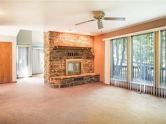 4th image of 1302 Azure Hills Dr
