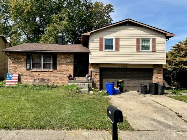 1745 Moundford Ct, Decatur, IL 62526