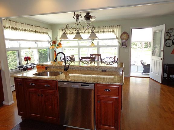 4th image of 21 Sheepshead Dr