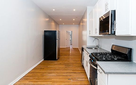2nd image of 309 Jefferson St #2A