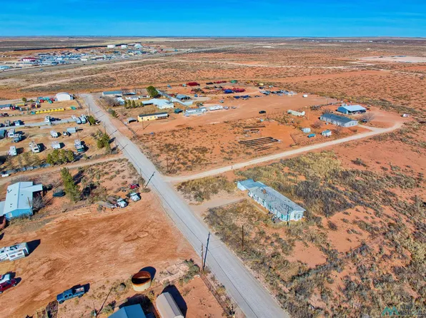 2004 Connie Rd, Carlsbad, NM 88220
