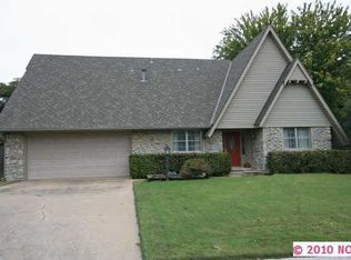 6925 E 62nd St S, Tulsa, OK 74133