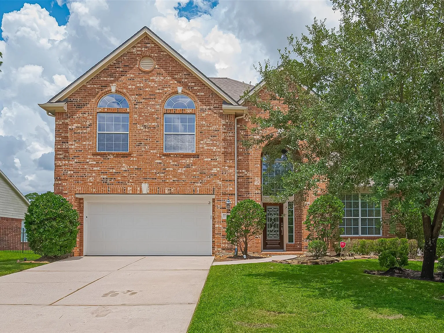 4 bed, 2.5 bath, 2881 sqft, $4,450 — Photo 2
