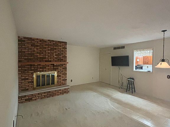 5th image of 1005 Rozelle Ave