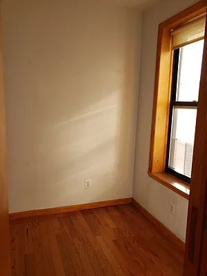 Rented by MCR Realty | media 6