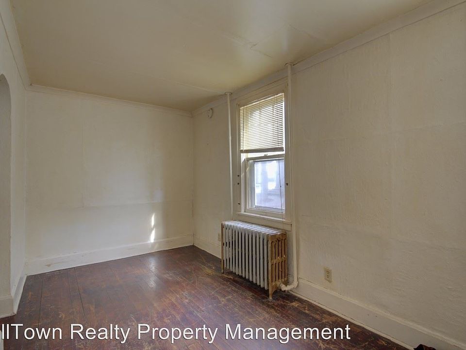 2nd image of 1542 W 3rd St APT 1