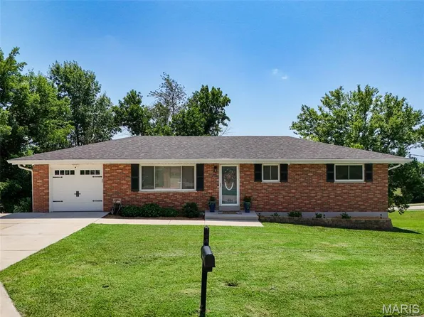 2571 Willow Dr, Arnold, MO 63010