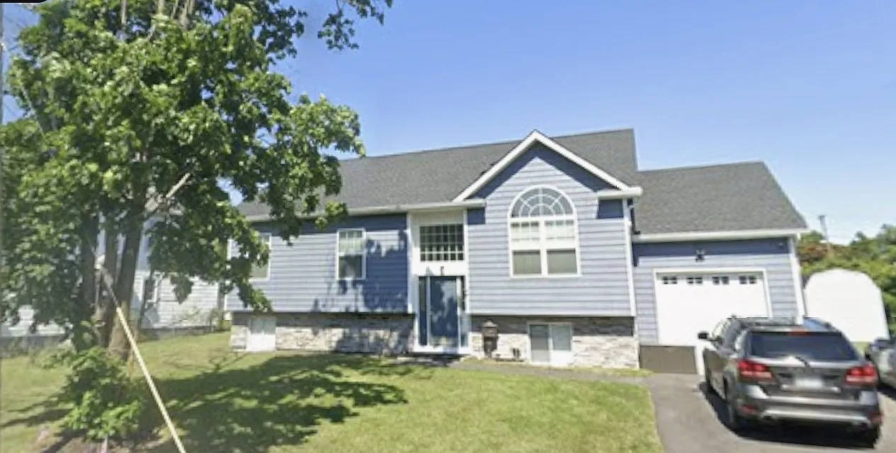 1 bed, 600 sqft, $2,400 — Photo 1