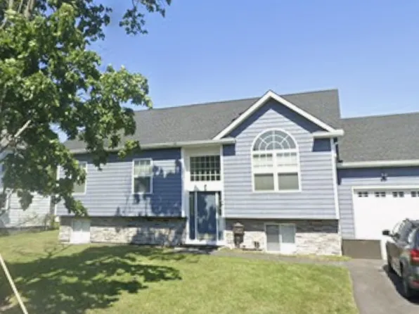 18 Miramar Ave, East Patchogue, NY 11772