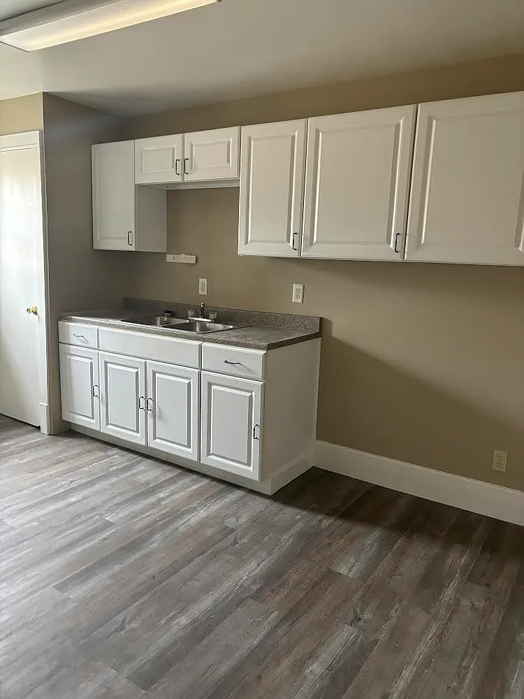121 West Main Street - 115 W Main St Apt D — Photo 1