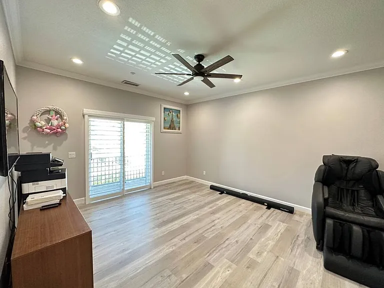 11496 Bridgeway Dr — Photo 17