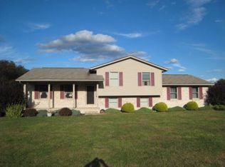 46050 Sunset Ln, East Liverpool, OH 43920