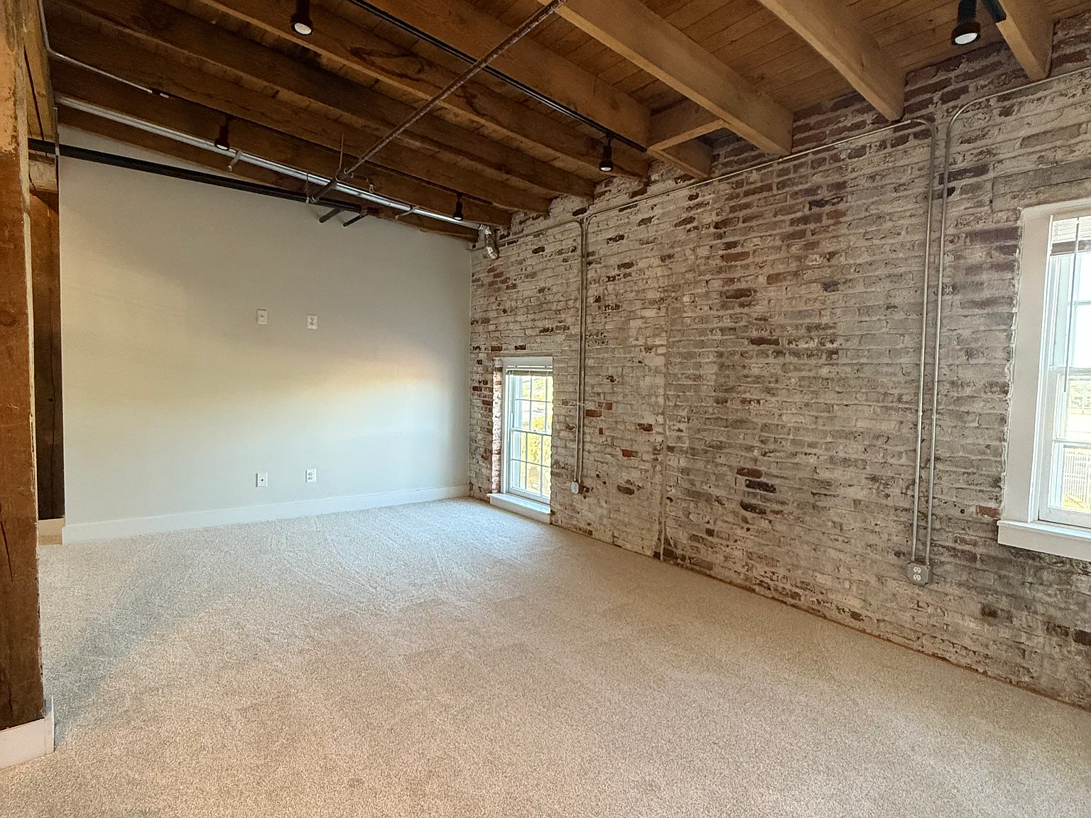2 bed, 1111 sqft, $2,250 — Photo 4