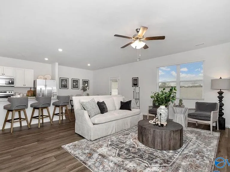 146 Maple Spring Trl — Photo 3