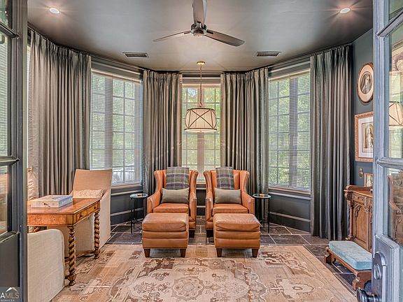 4th image of 290 Guild Ln