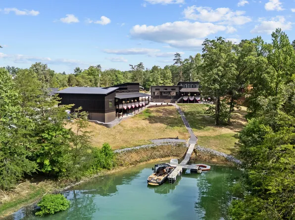 2466/2472 McQueen Way, Sevierville, TN 37876