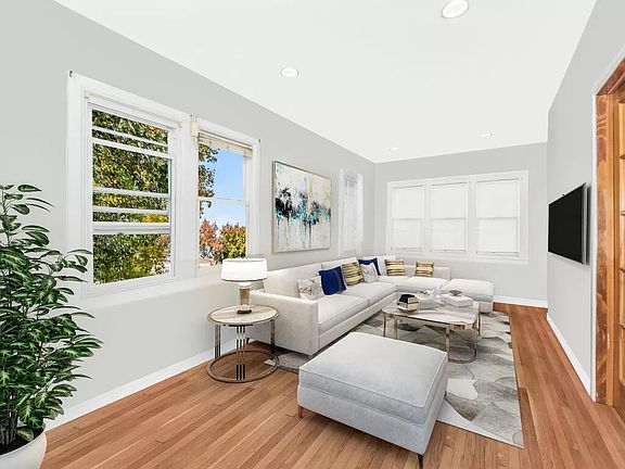 3rd image of 3042 Wickham Ave #3042