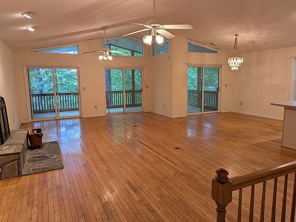 2nd image of 283 Deaver Cove Rd