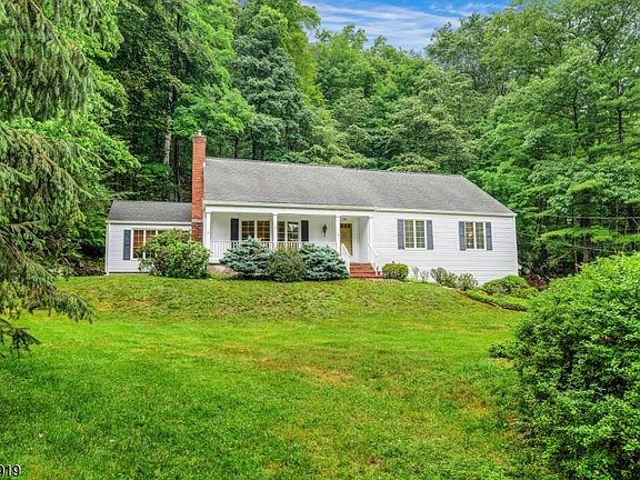 4th image of 50 Rockledge Rd