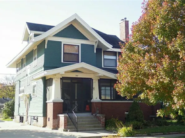207 E Delware St, Strawberry Pt, IA 52076