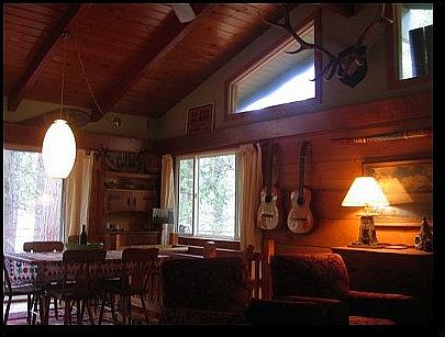 The living/dining room