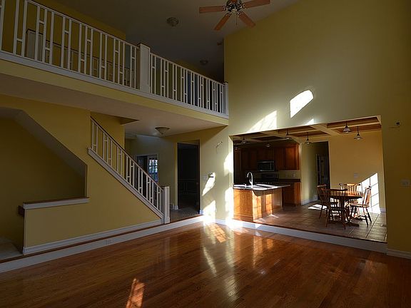 5th image of 5102 Greenbank Dr