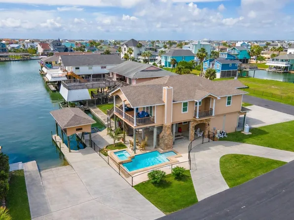 1301 Maui Dr, Tiki Island, TX 77554