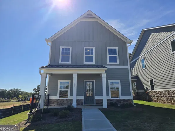 5226 Trace View Dr, Flowery Branch, GA 30542