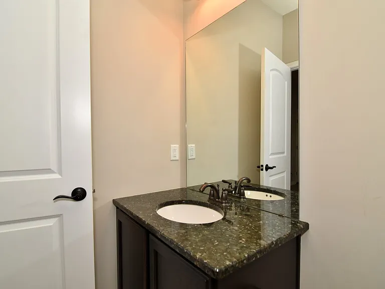 6470 Park Pointe Ct — Photo 23