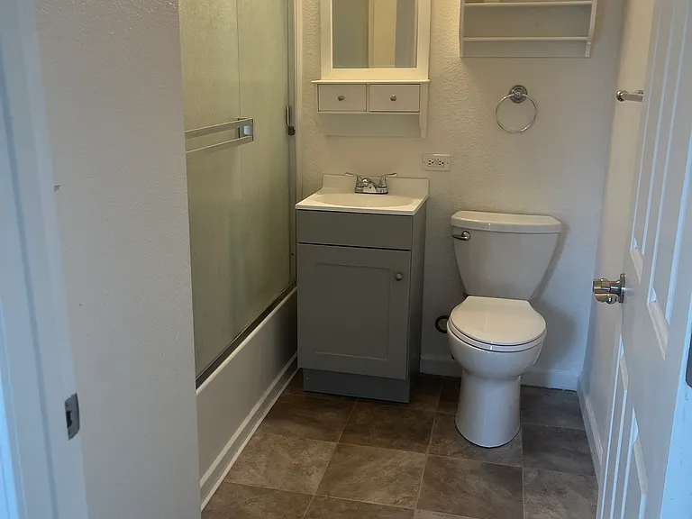 148 West St #C — Photo 6
