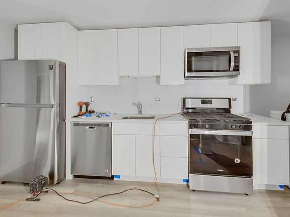 2nd image of 1248 N Paulina St #1F