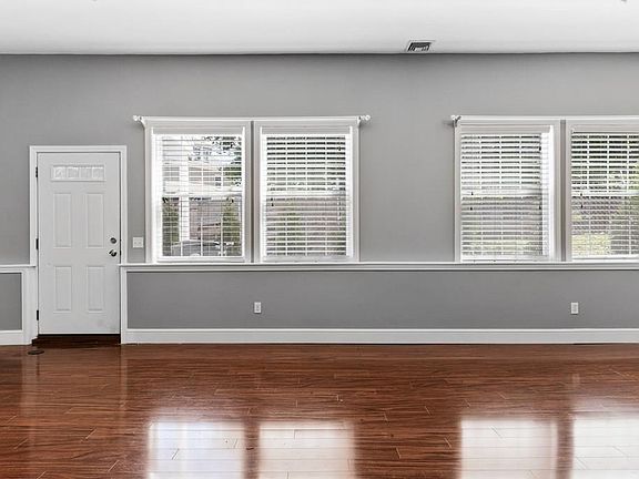 3rd image of 31-33 Ashland St #3