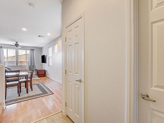 4th image of 10536 La Campana St
