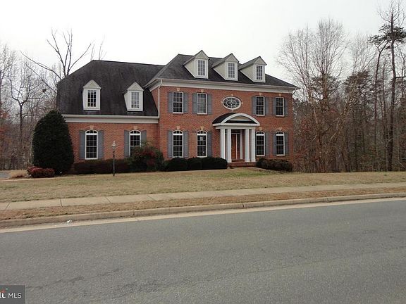 3rd image of 1104 Idlewild Blvd