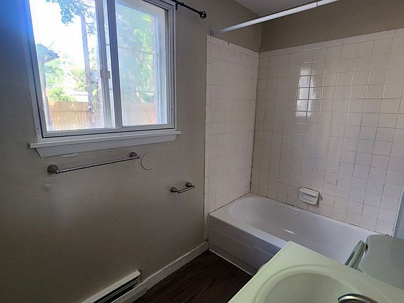 4th image of 367 Elmwood Ave APT 20