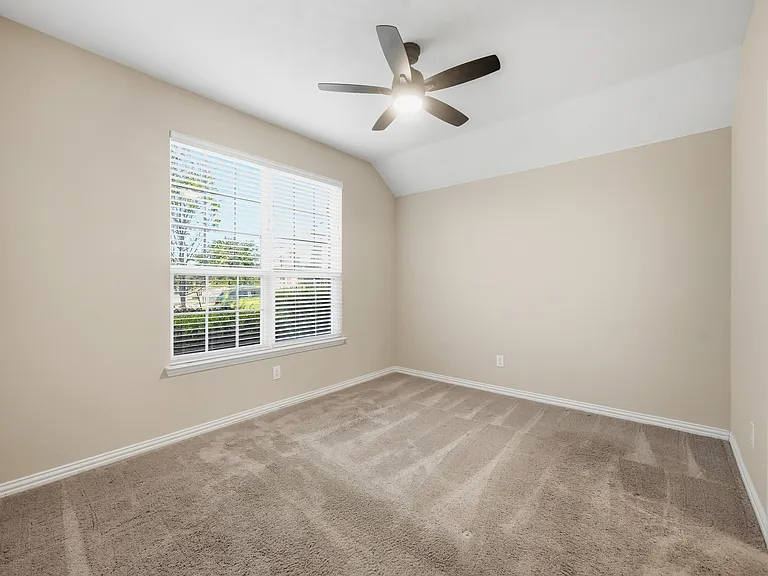 405 Windward Dr — Photo 23
