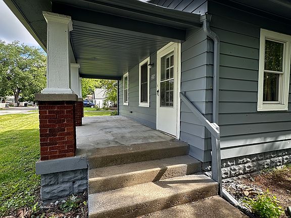 4th image of 555 Woodrow Ave