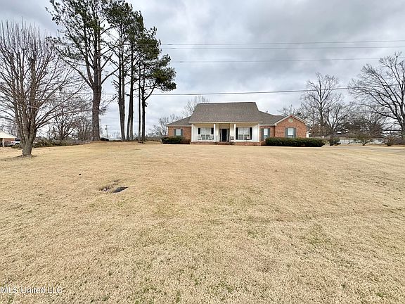 3rd image of 306 Hickory Ln