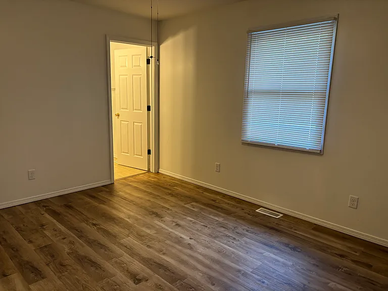 5391 Country Club Rd #B — Photo 13