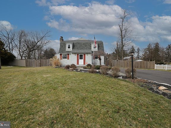 2nd image of 1368 Bernard Ave