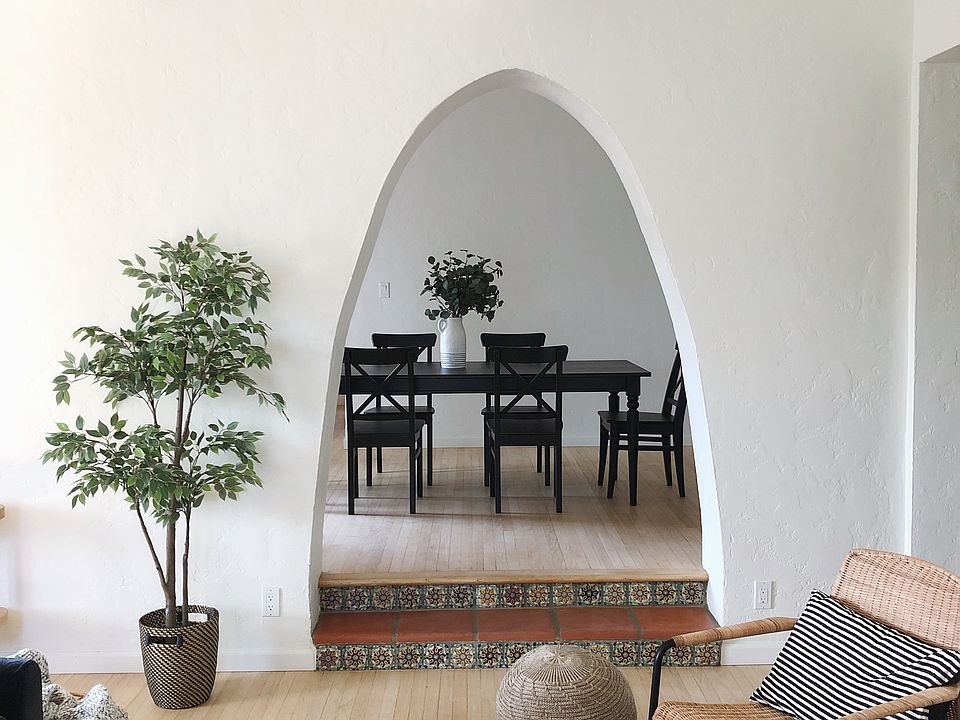 1st image of 922 N La Jolla Ave #922