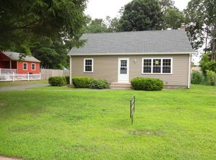 9 Beyer Dr, Northampton, MA 01027